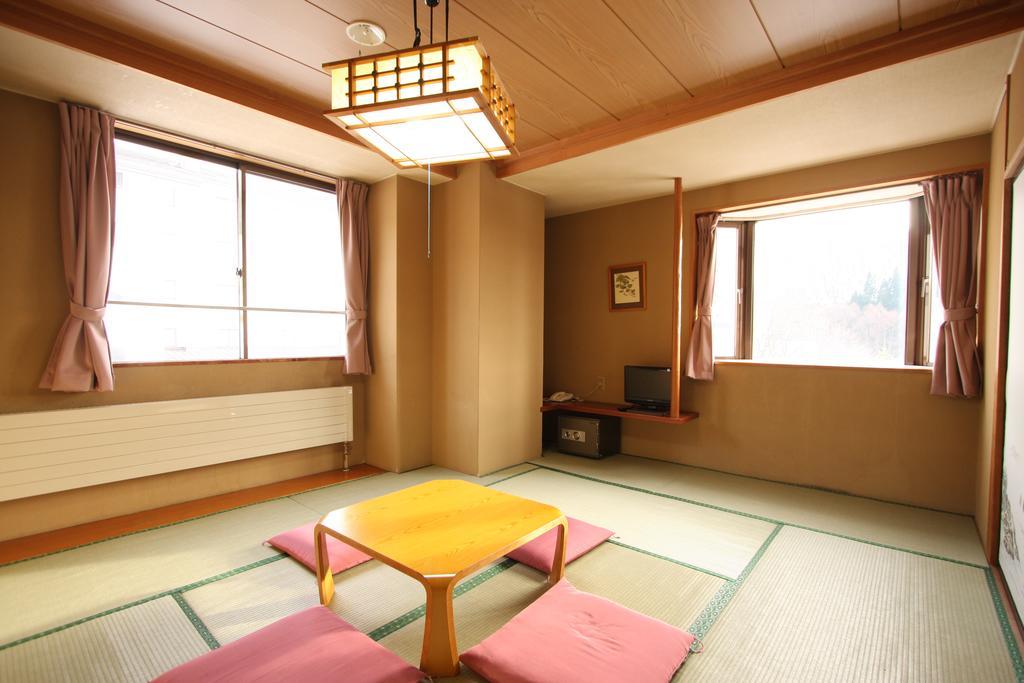 Hotel Chalet Ryuo Yamanouchi  Buitenkant foto